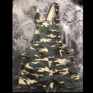 Camo short overalls
